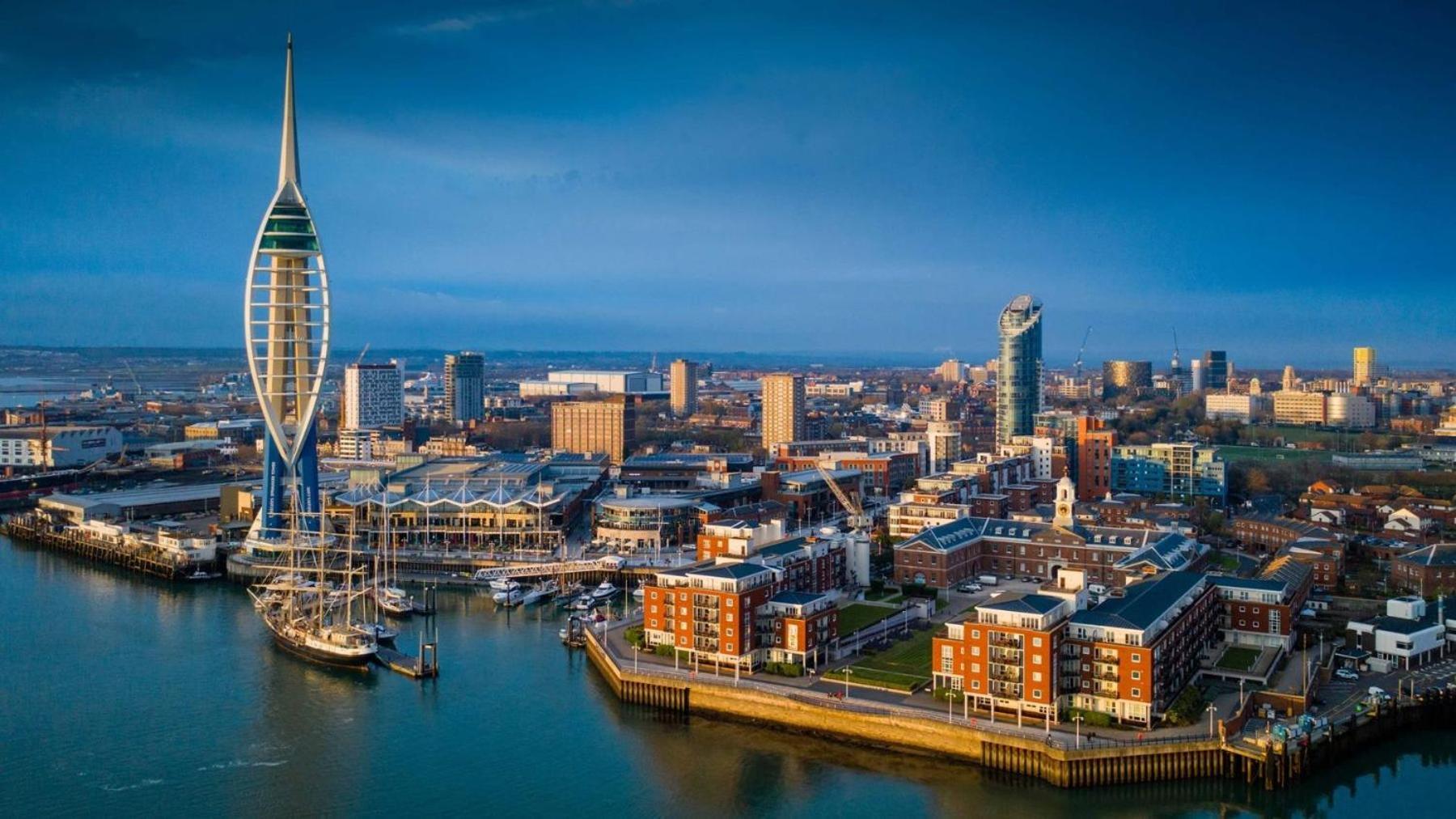Georgian 2 Bedroom Apartment In Chichester With Free Parking - Chichester Holiday Properties المظهر الخارجي الصورة