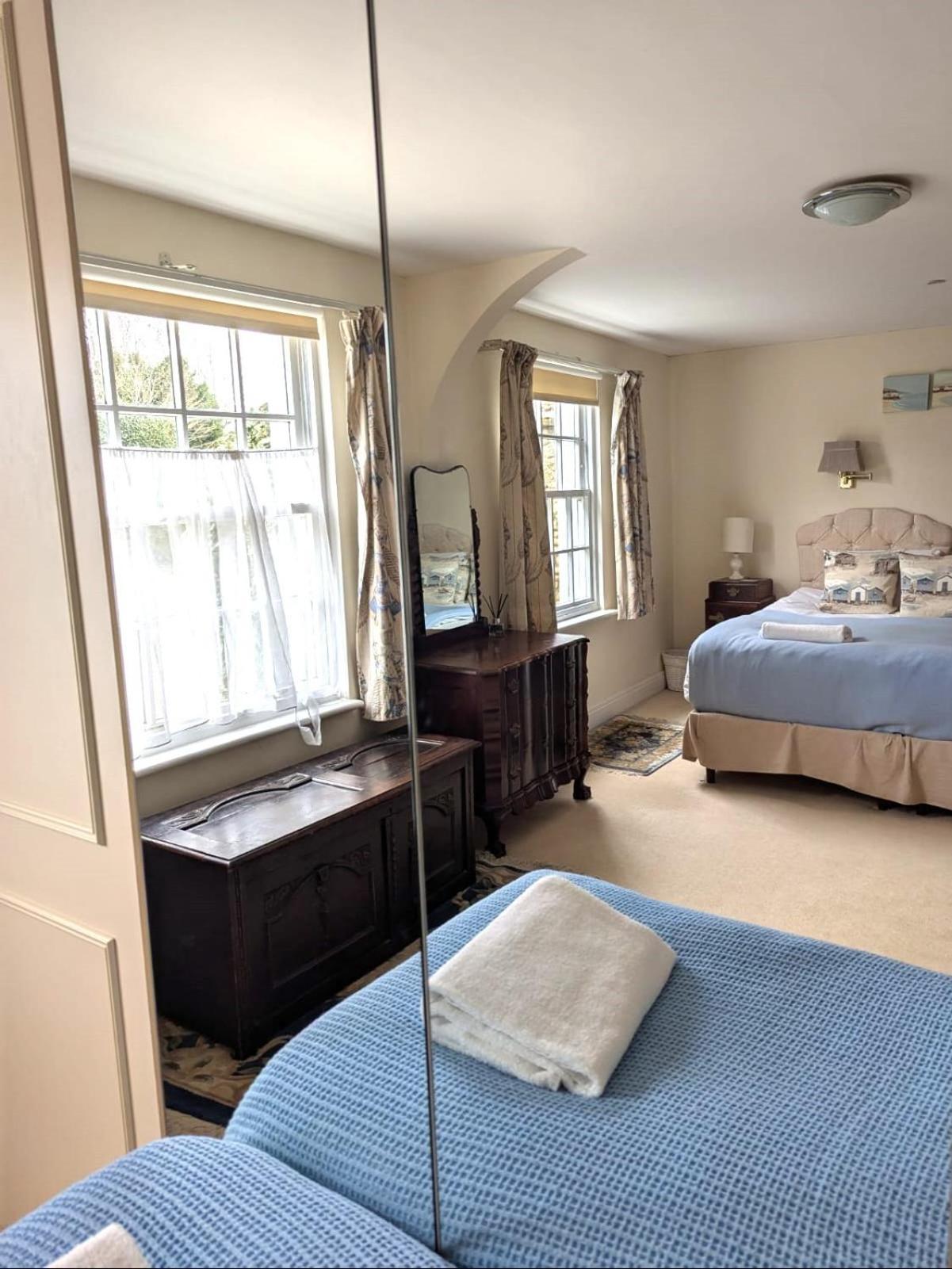 Georgian 2 Bedroom Apartment In Chichester With Free Parking - Chichester Holiday Properties المظهر الخارجي الصورة